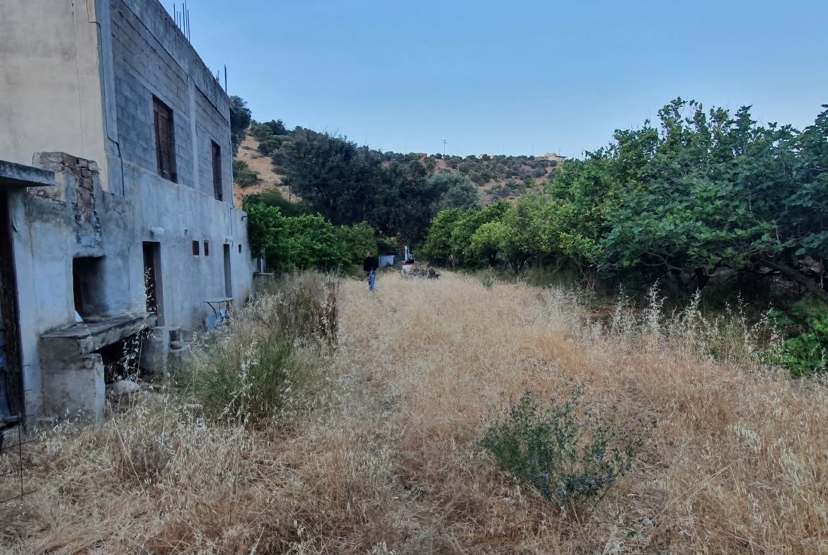 Land Plot with farm house in Agia Galini.