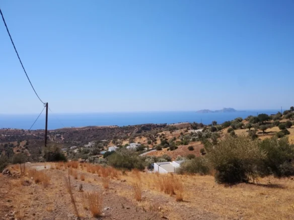 Plot with a panoramic view in the area of Agia Galini.