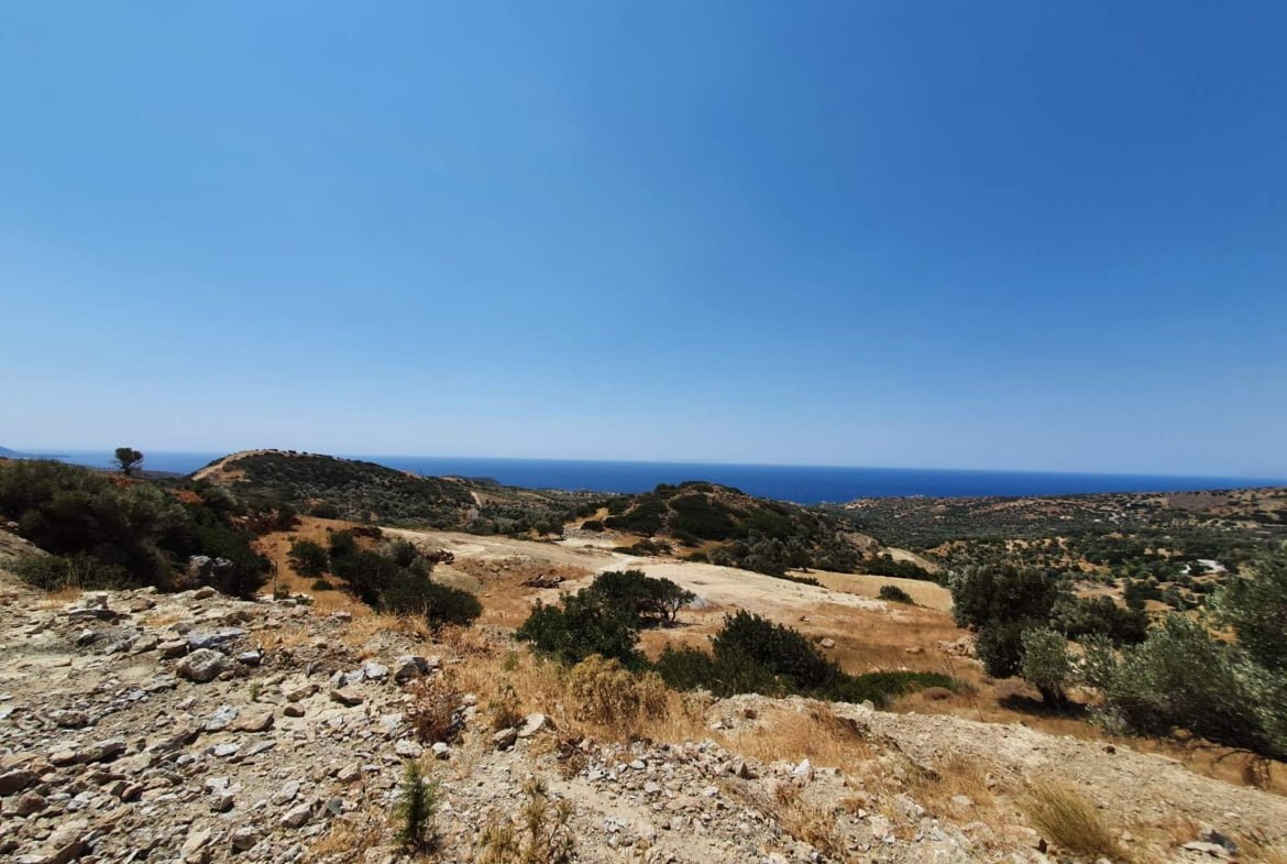 Land of 10,550 sq.m in Triopetra.