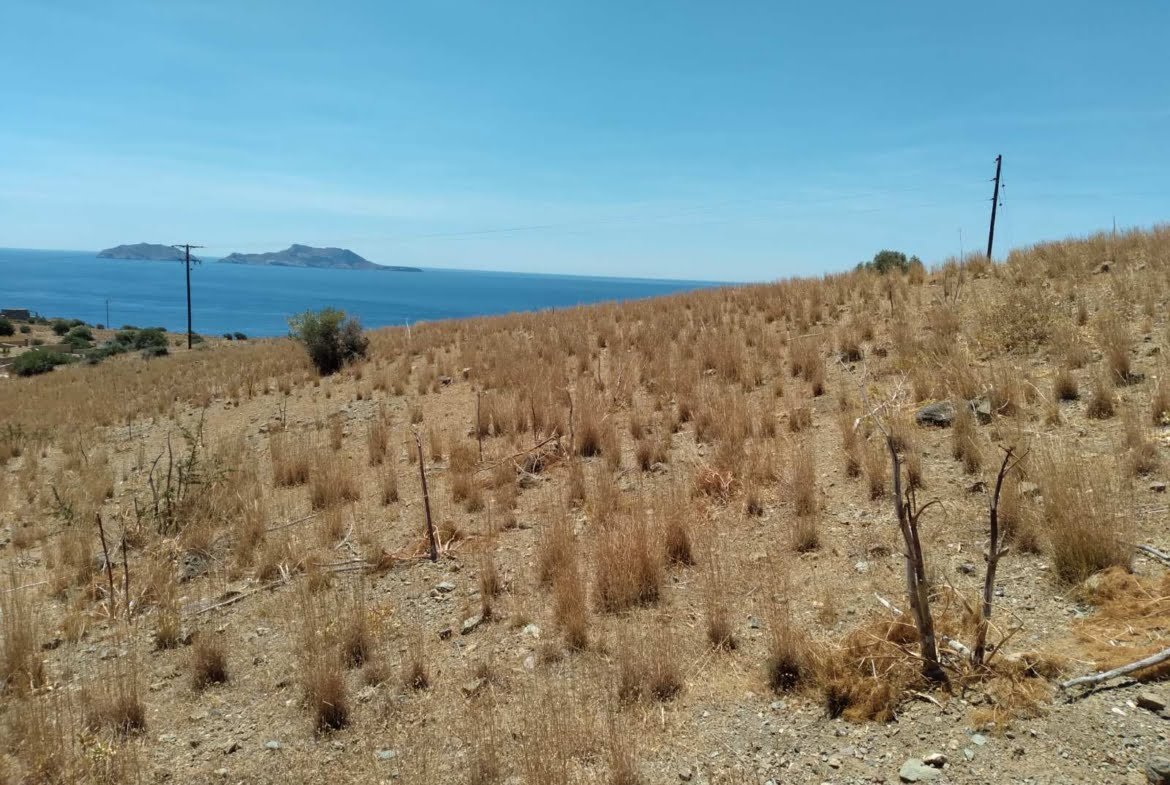 Sea view plot in Agios Pavlos.