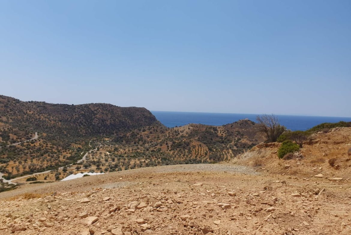 Land of 20.000 sq.m. in the area of Triopetra.
