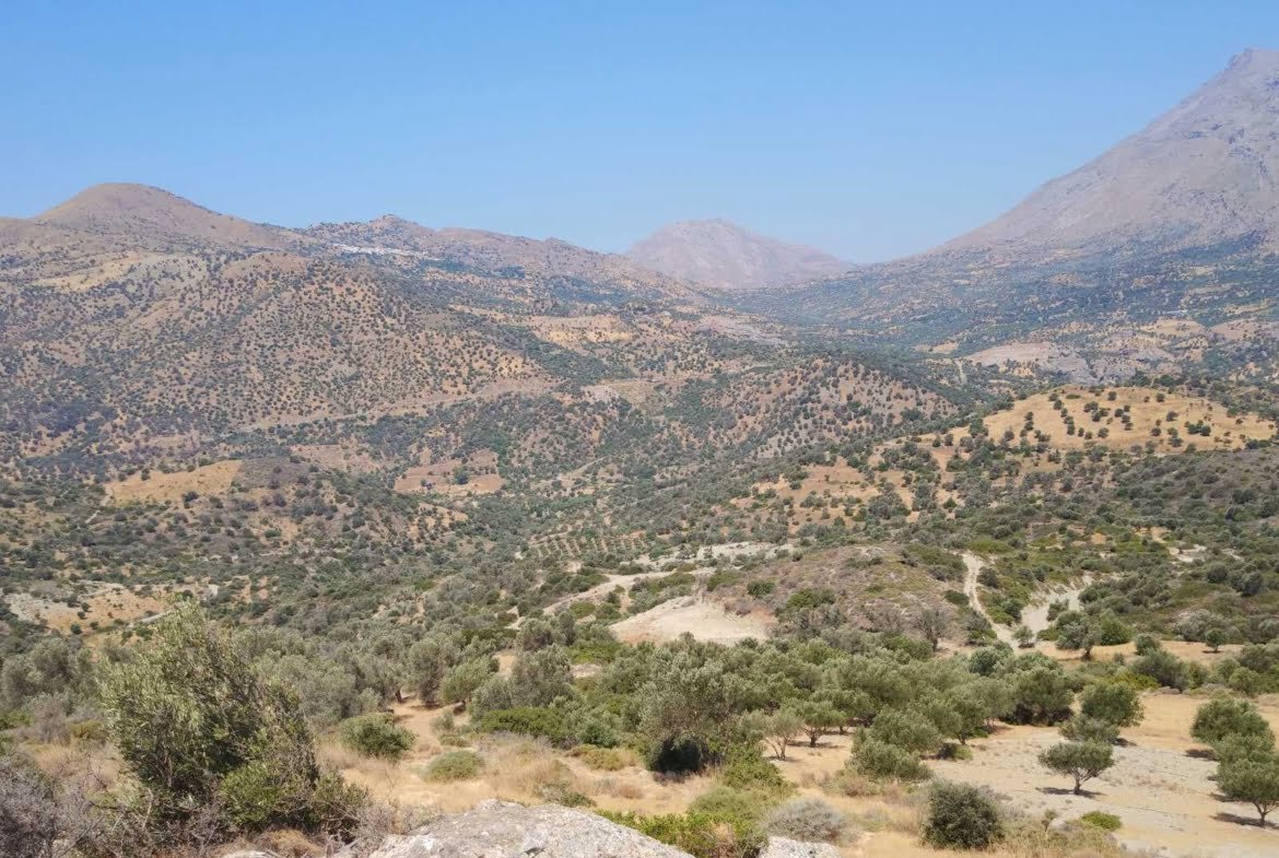 Large plot of 70.000 sq.m. with building in the area of Agia Galini