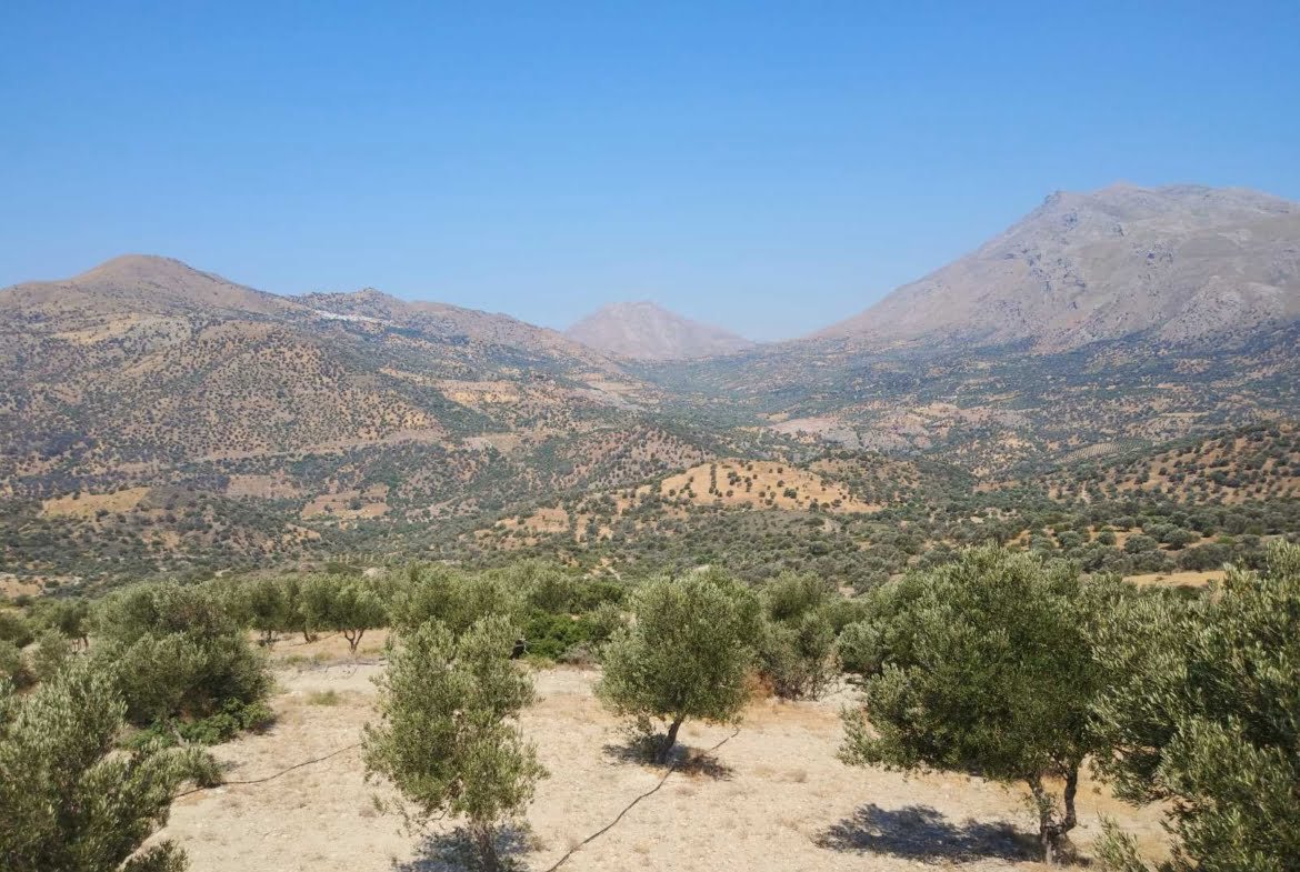 Large plot of 70.000 sq.m. with building in the area of Agia Galini