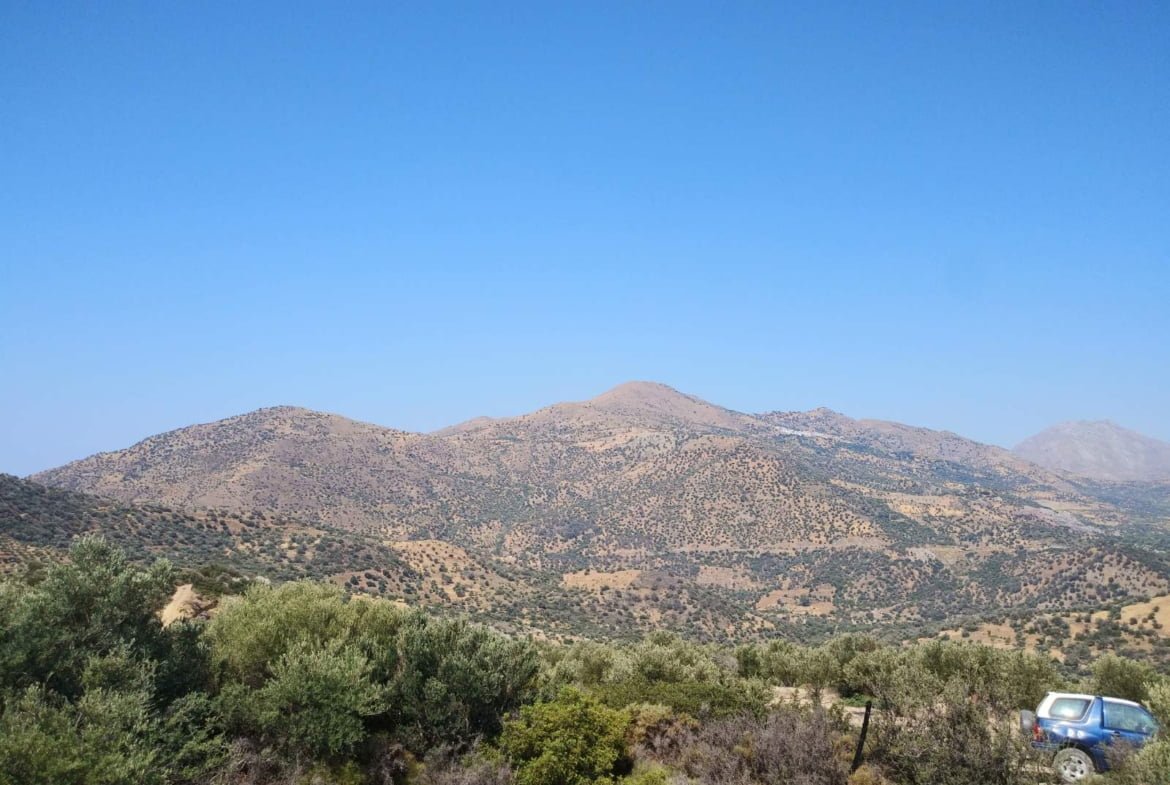 Large plot of 70.000 sq.m. with building in the area of Agia Galini