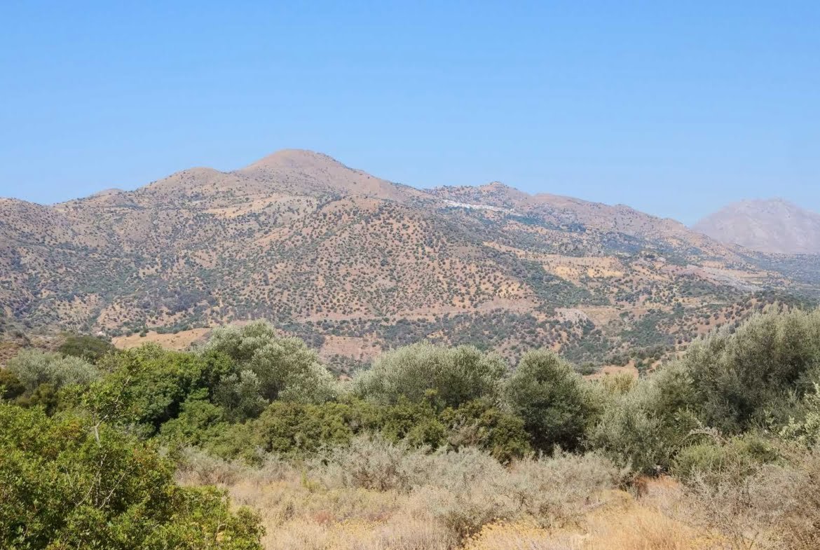 Large plot of 70.000 sq.m. with building in the area of Agia Galini