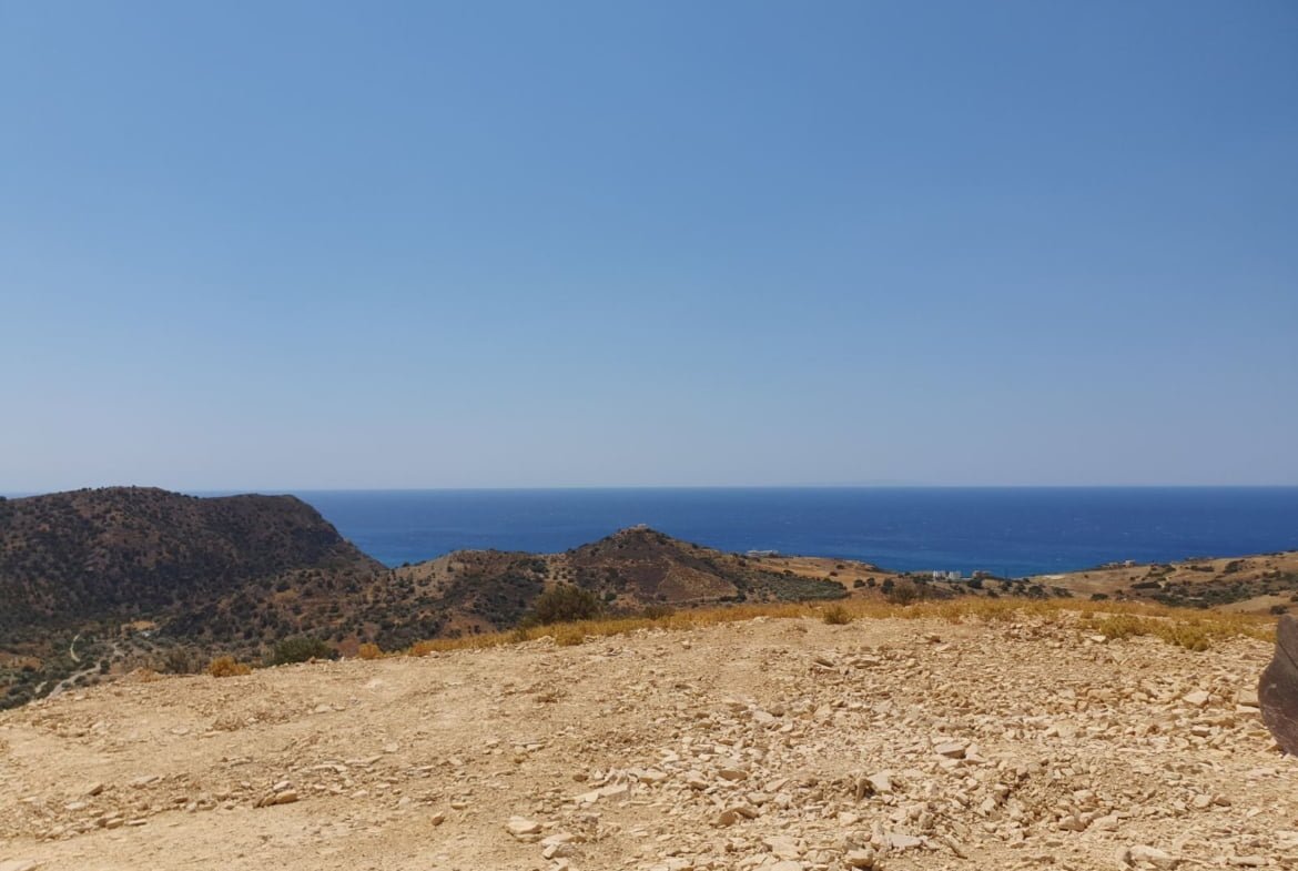 Land of 20.000 sq.m. in the area of Triopetra.
