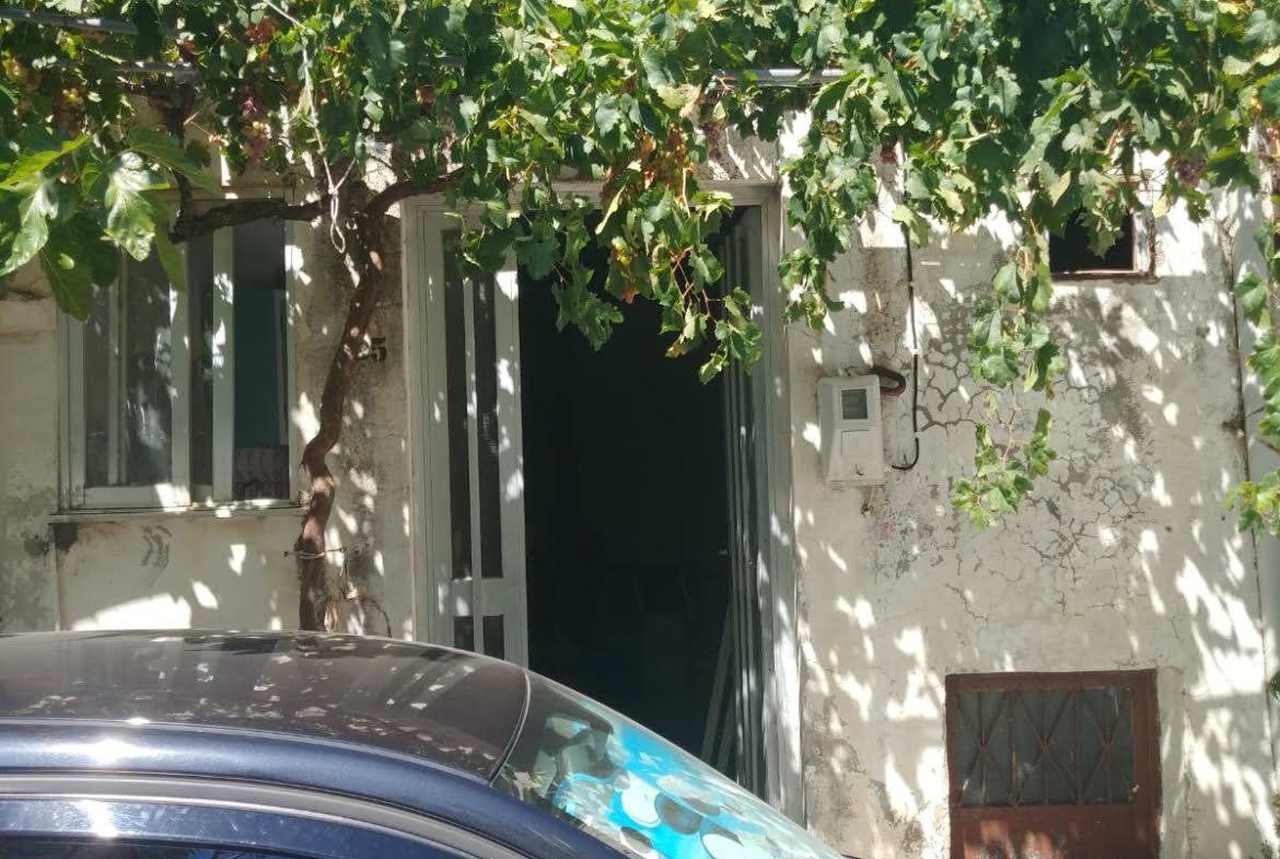 Small house in Melampes.