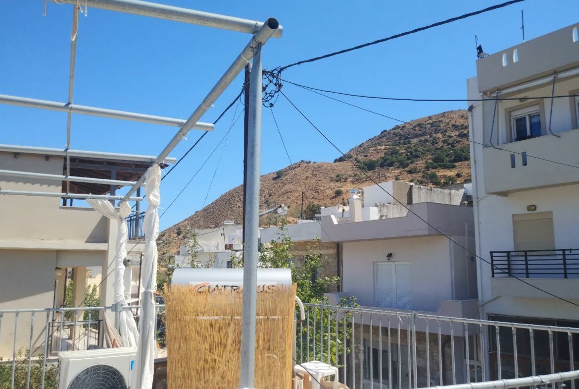 Small house in Melampes.