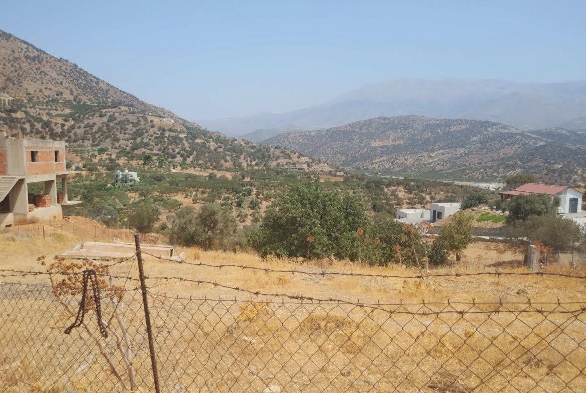 2.550 sq.m field in Agia Galini.