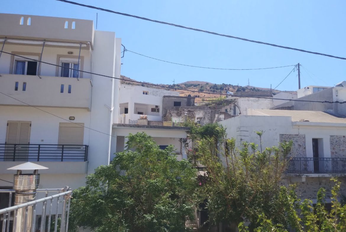Small house in Melampes.