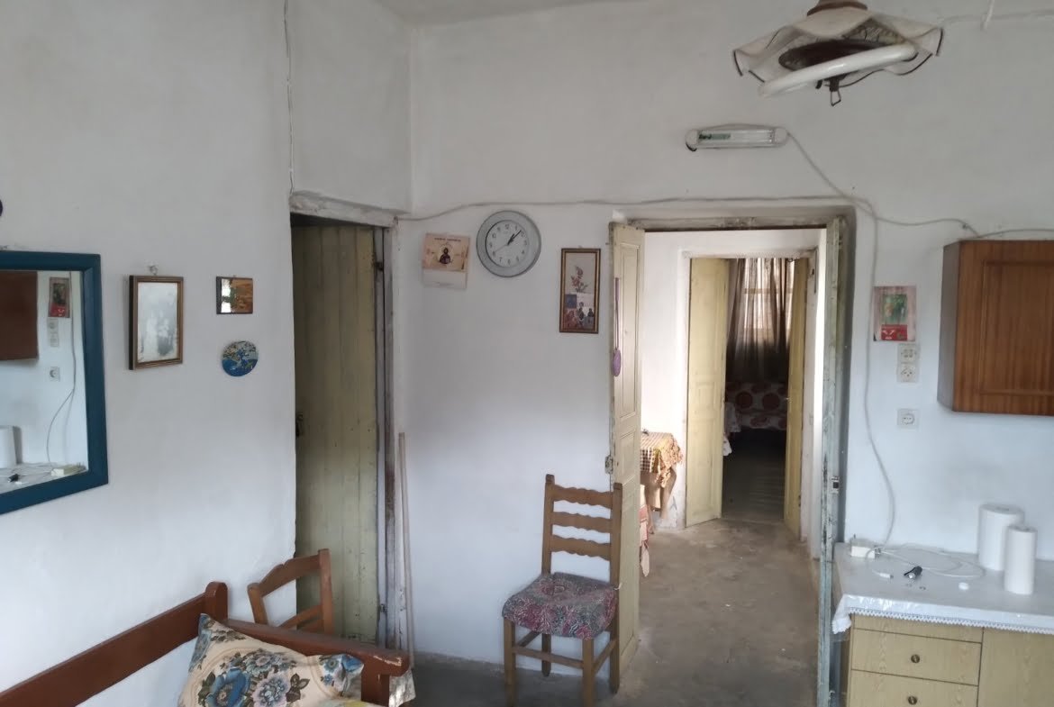 Traditional house in Apodoulou.