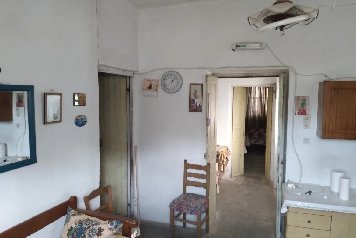 Traditional house in Apodoulou.