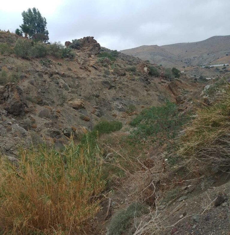 Huge plot of 30.000 sq.m. in Lendas.