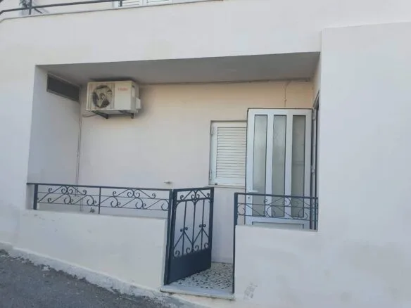 House 83 square meters for rent in Melambes.