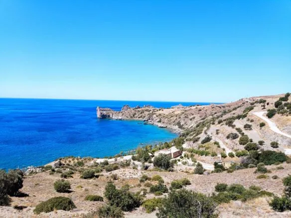 Plot of 4.298,23 square meters 70 meters from the sea.