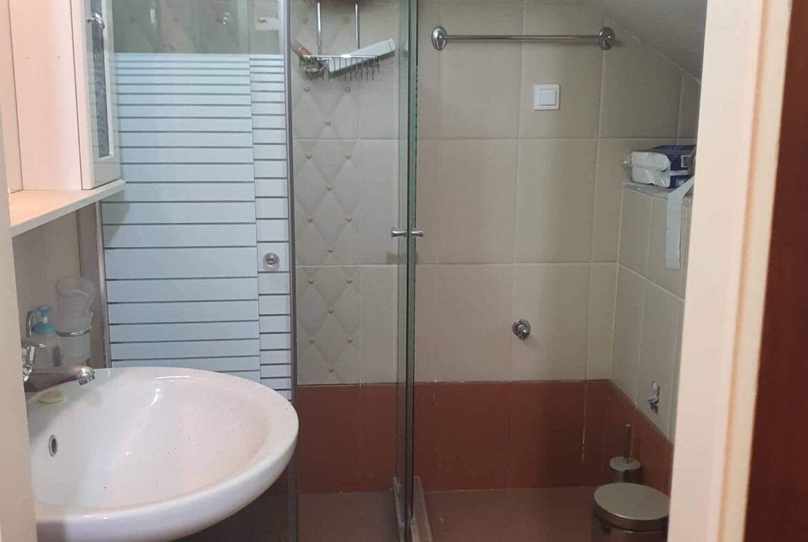 House 83 square meters for rent in Melambes.