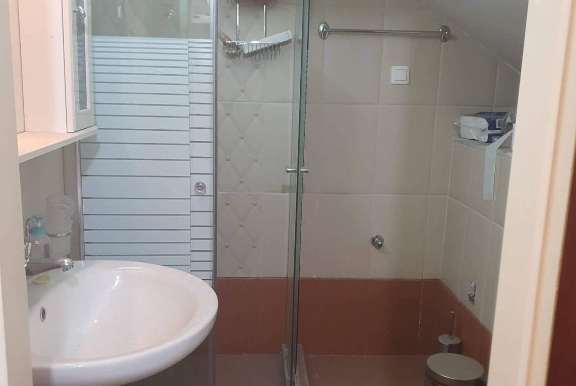 House 83 square meters for rent in Melambes.