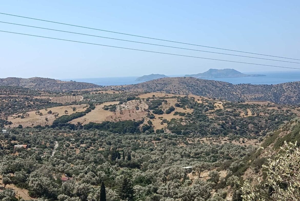 Plot of 855 sq.m. in Triopetra.