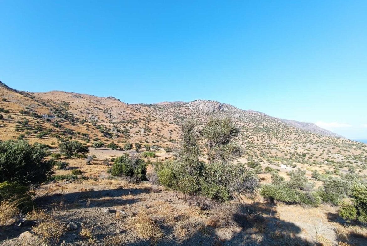 Plot of 5.700 sq.m. in Agios Pavlos.