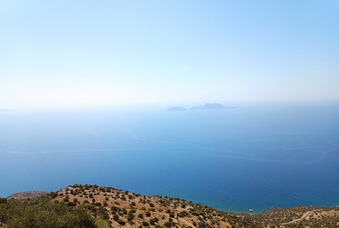 Plot of 27.500 square meters near Sactouria village.