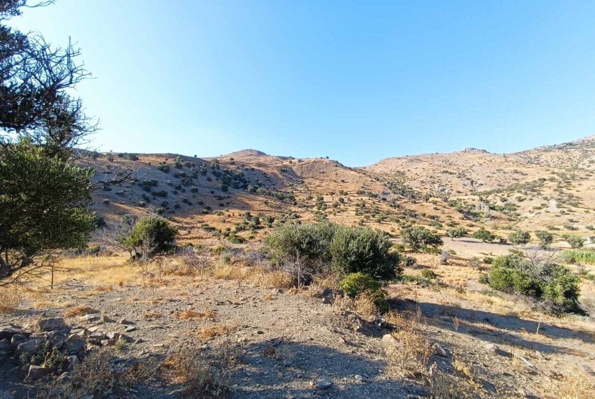 Plot of 5.700 sq.m. in Agios Pavlos.