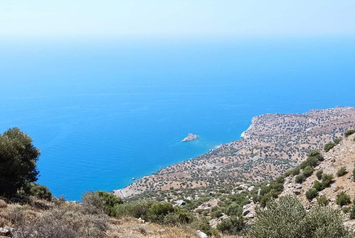 Plot of 27.500 square meters near Sactouria village.