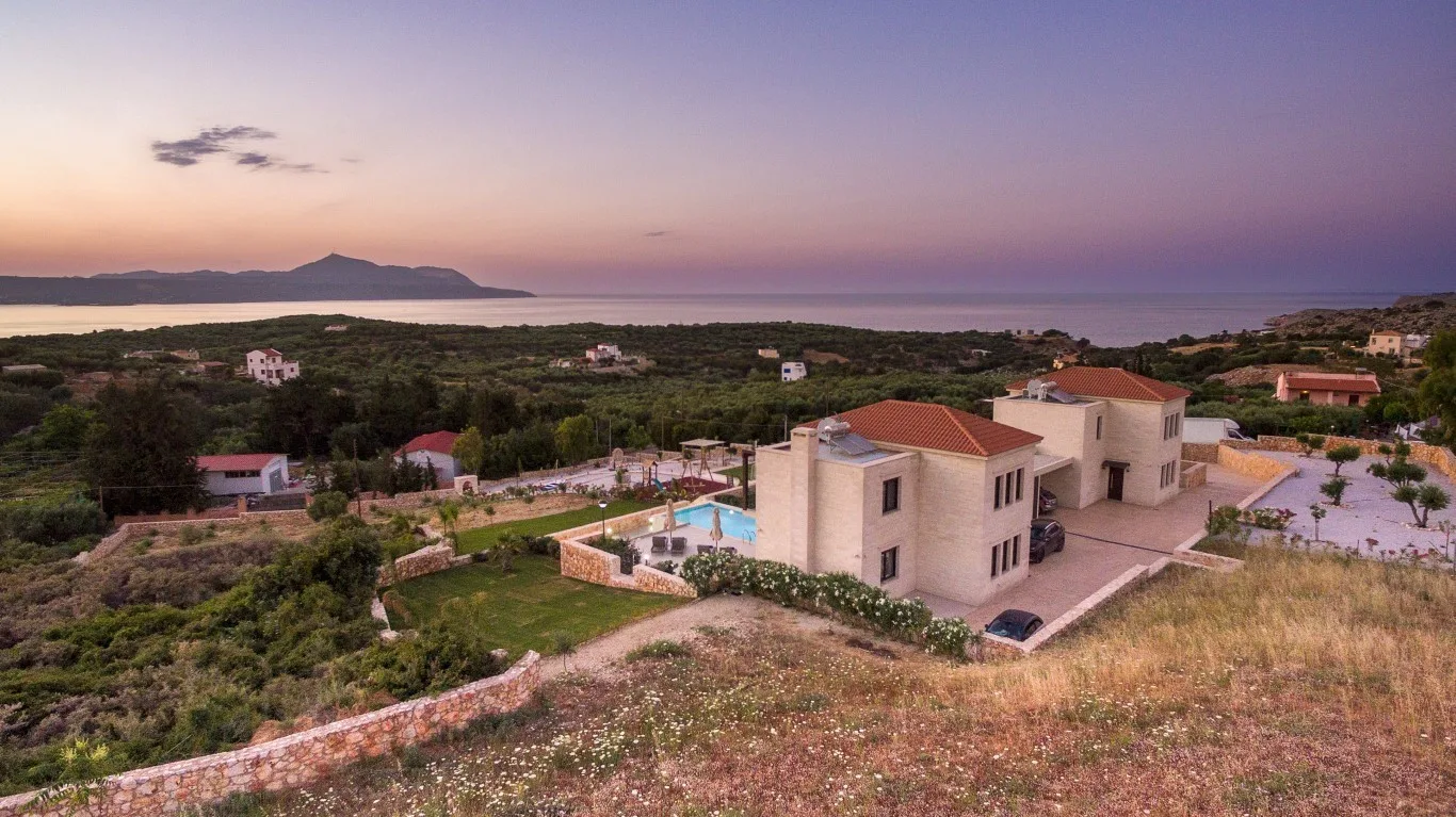 Delina stone villa in Plaka, Chania.
