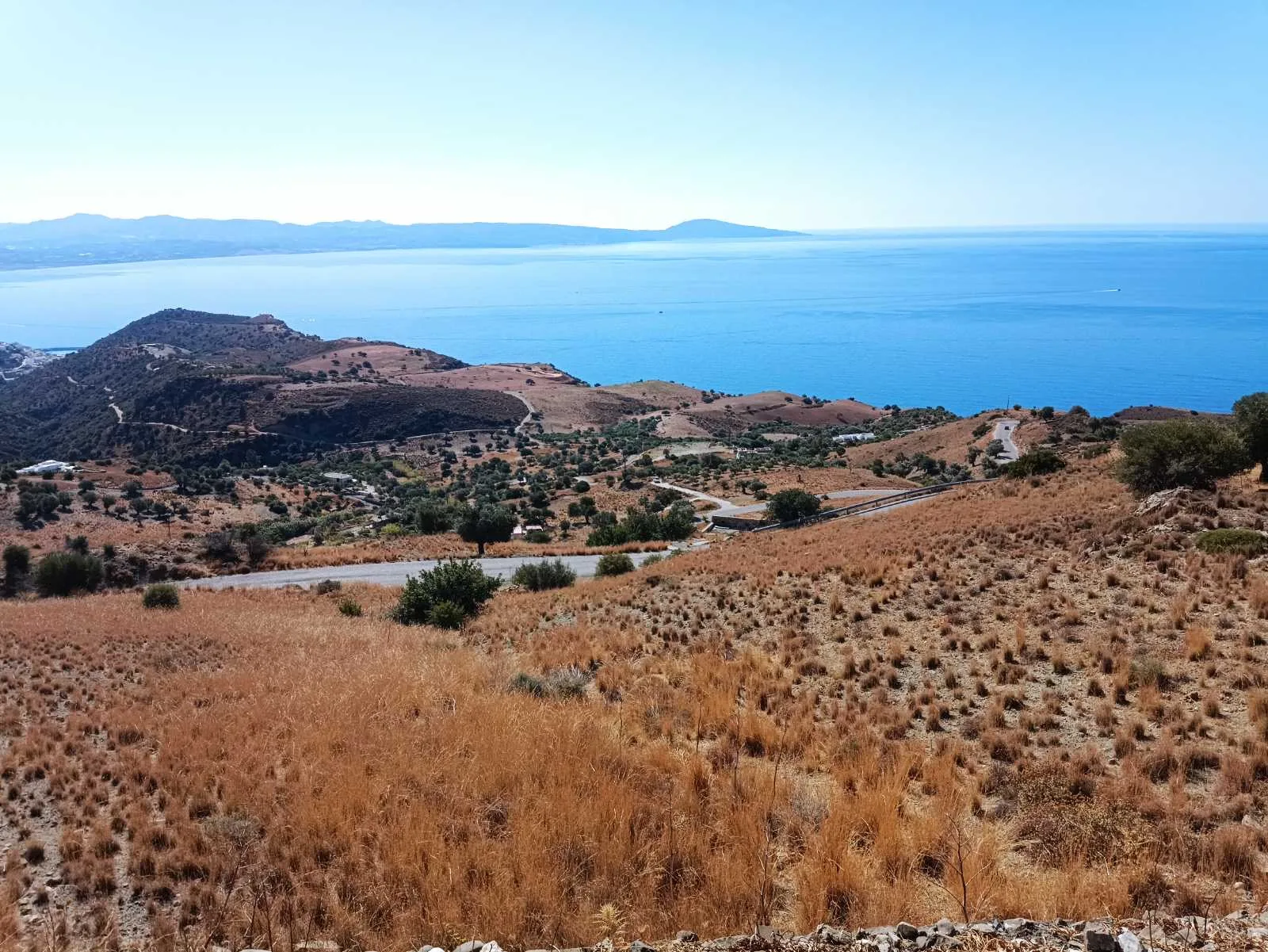 Plot of 4.161,83 sq.m. on the way to Agios Georgios beach.