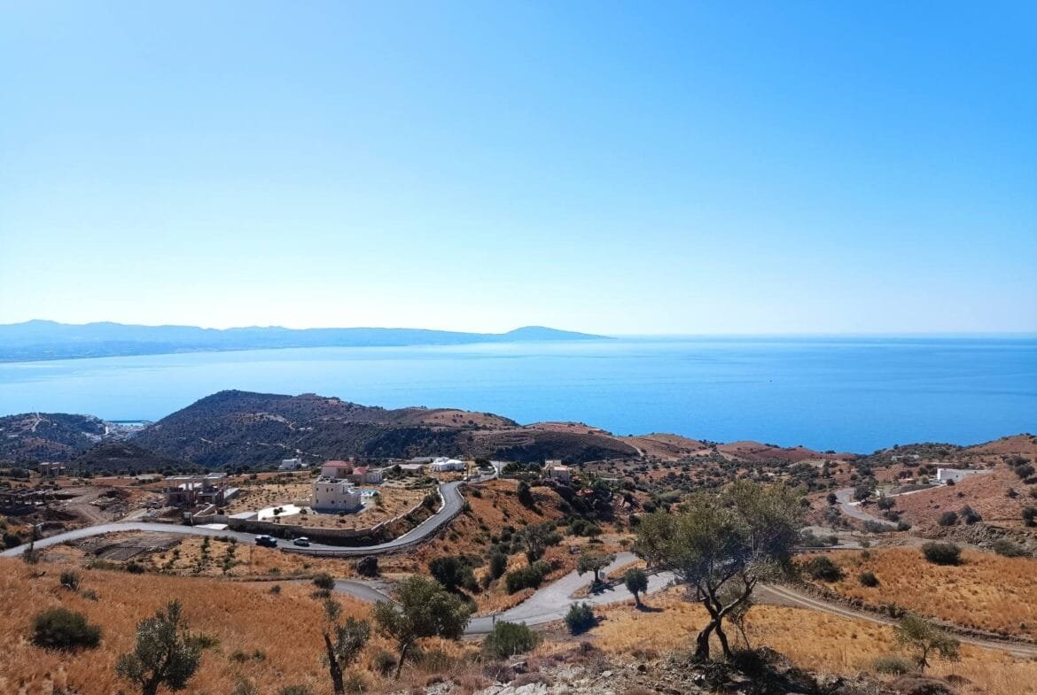 Plot of 4.215,99 sq.m. in the area of Agios Georgios.