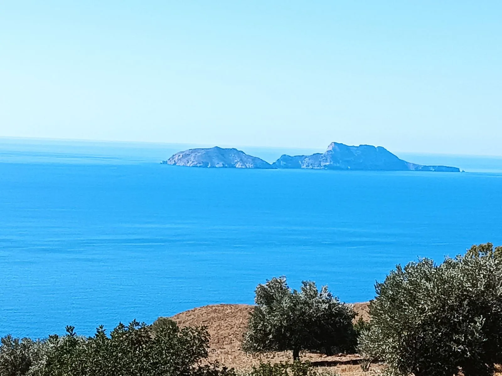Plot of 4.161,83 sq.m. on the way to Agios Georgios beach.