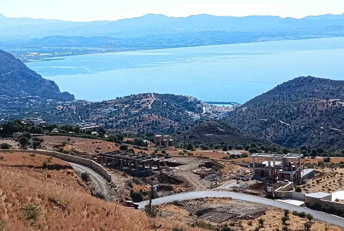 Plot of 4.215,99 sq.m. in the area of Agios Georgios.