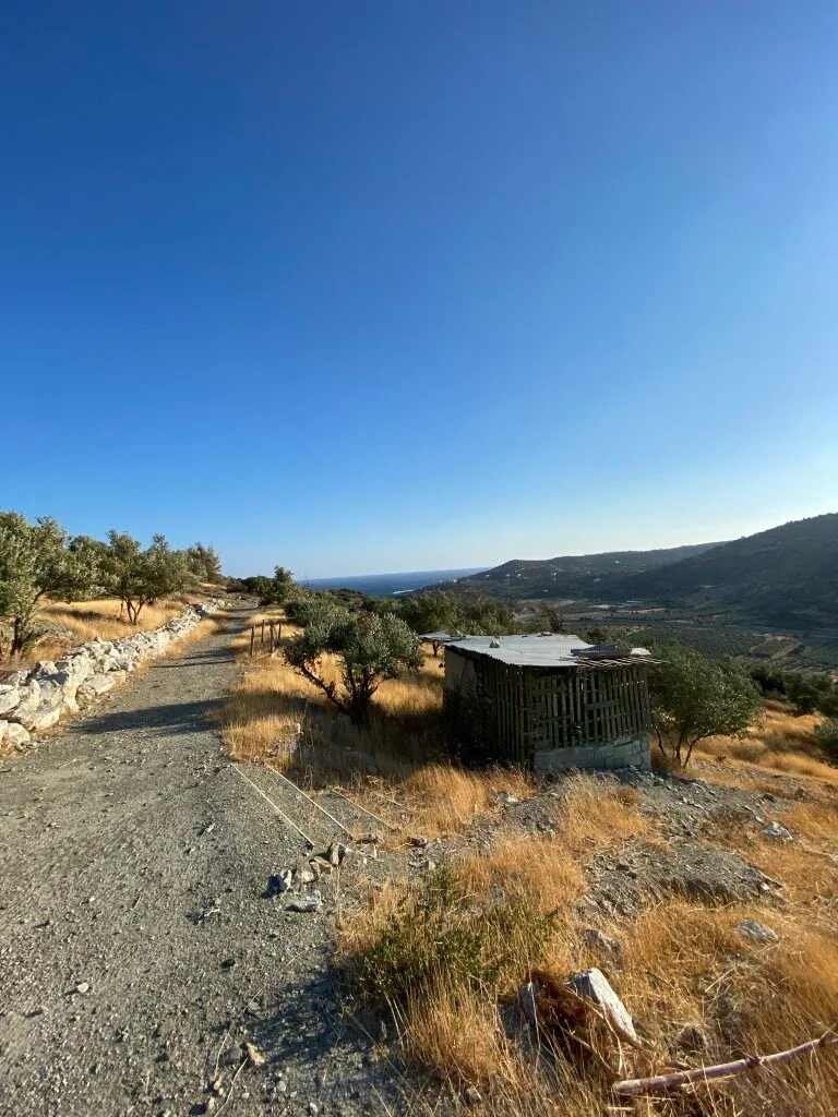 14.173 sqm plot with house for sale.
