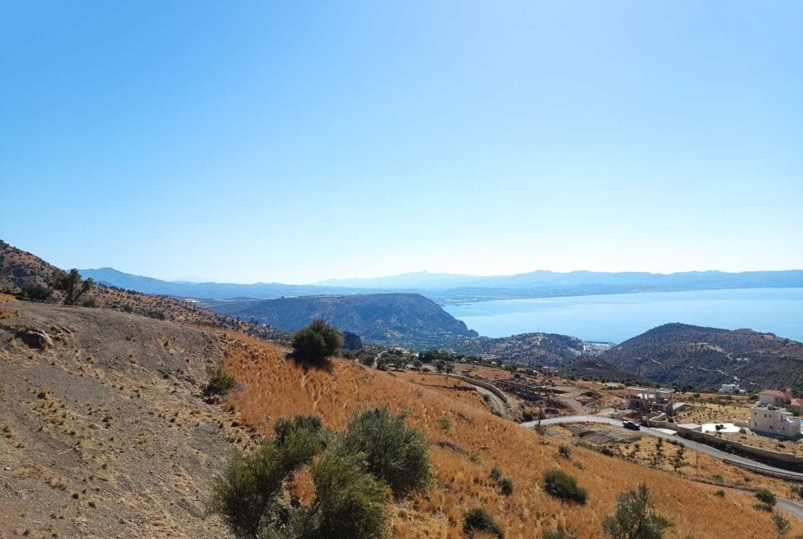 Plot of 4.215,99 sq.m. in the area of Agios Georgios.