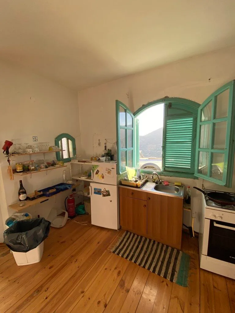 14.173 sqm plot with house for sale.