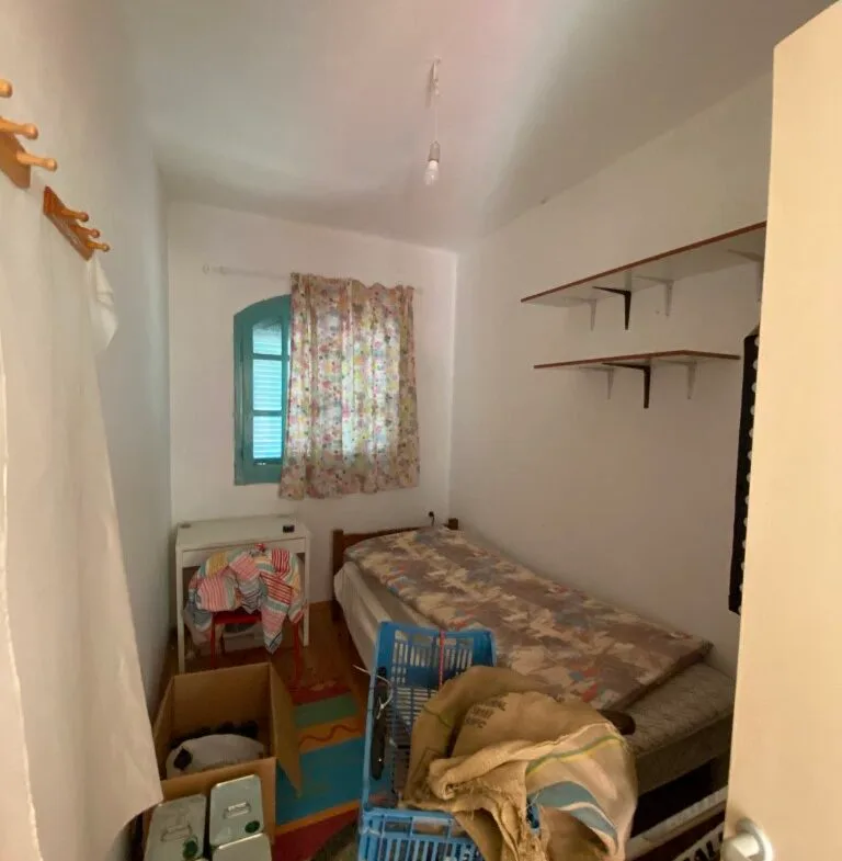 14.173 sqm plot with house for sale.