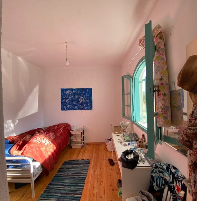 14.173 sqm plot with house for sale.