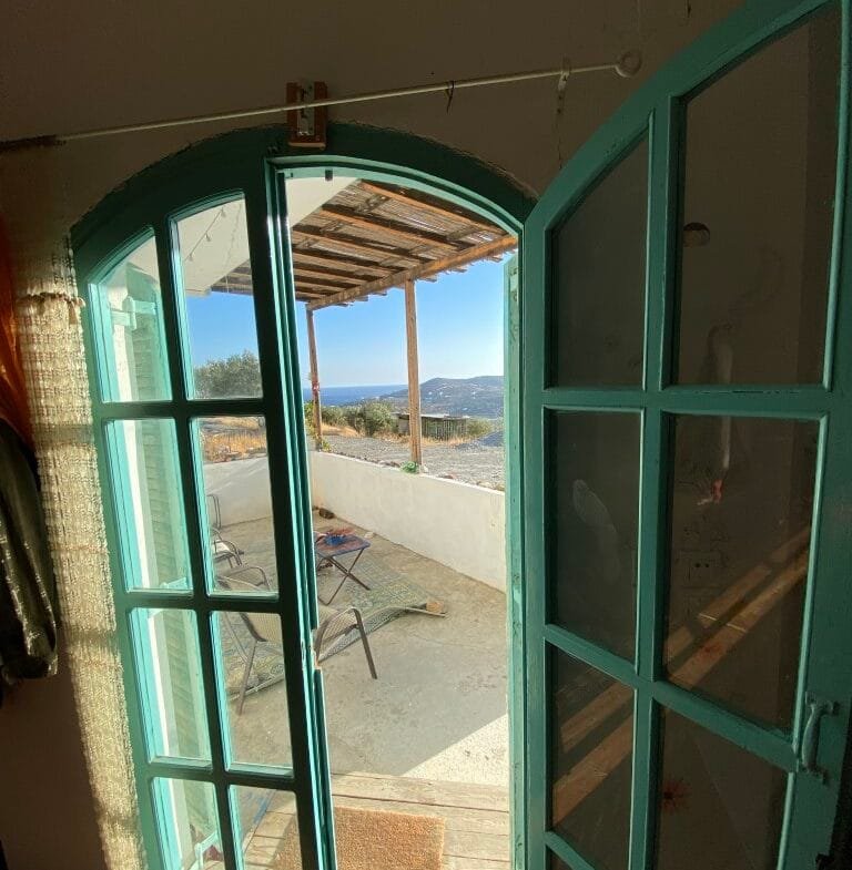 14.173 sqm plot with house for sale.