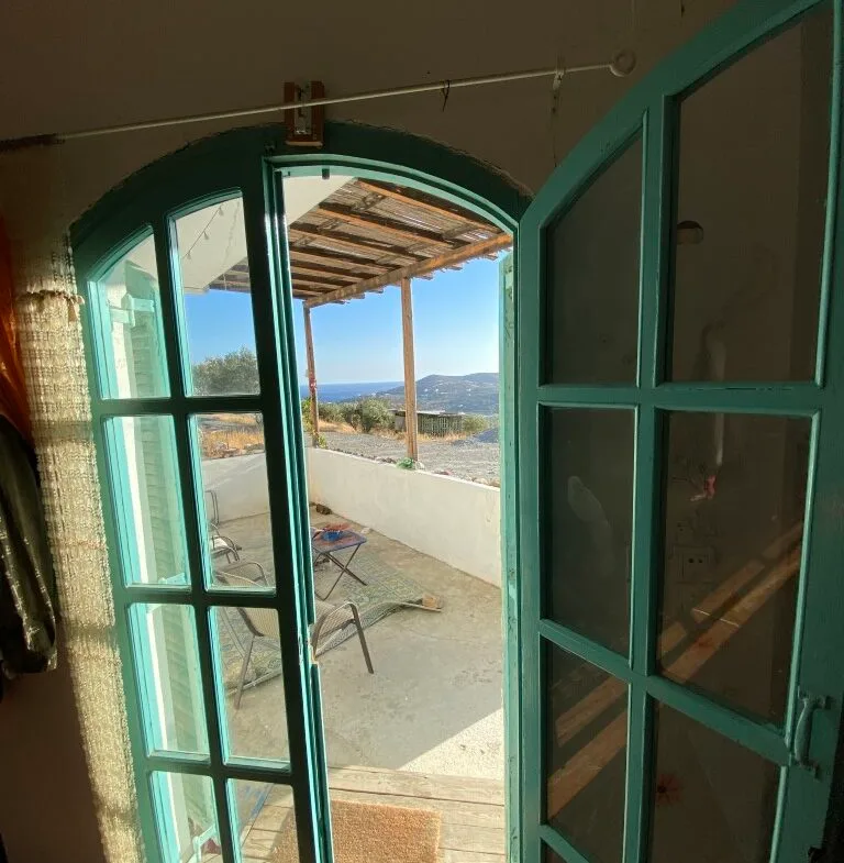 14.173 sqm plot with house for sale.