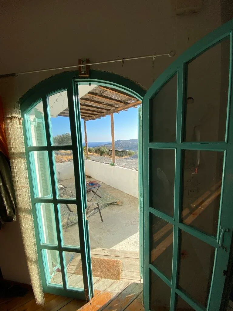 14.173 sqm plot with house for sale.