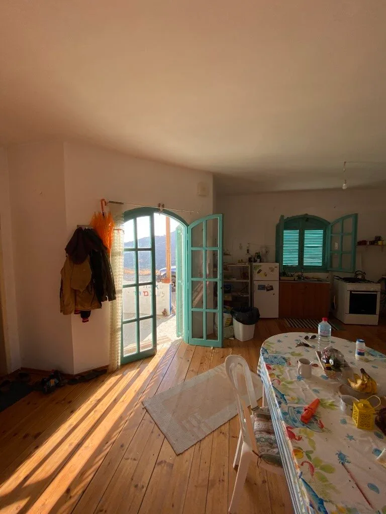 14.173 sqm plot with house for sale.