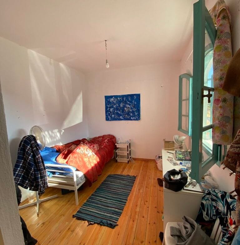 14.173 sqm plot with house for sale.
