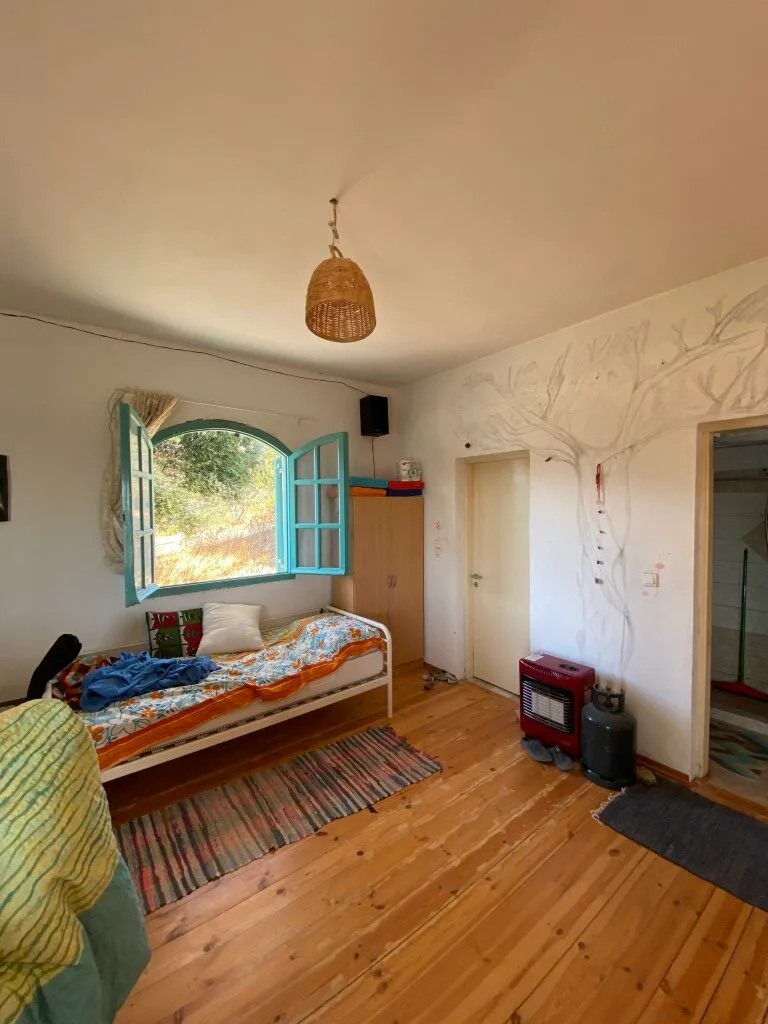 14.173 sqm plot with house for sale.