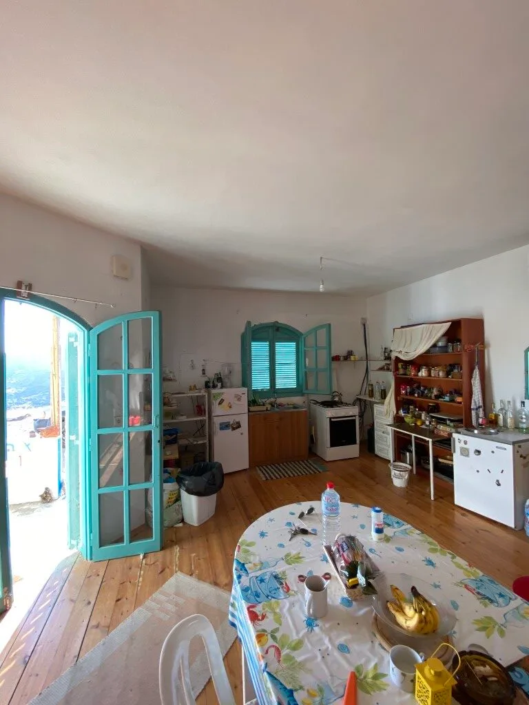 14.173 sqm plot with house for sale.
