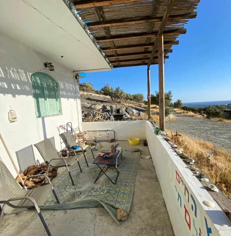 14.173 sqm plot with house for sale.
