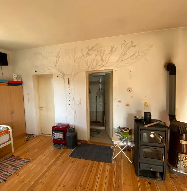 14.173 sqm plot with house for sale.