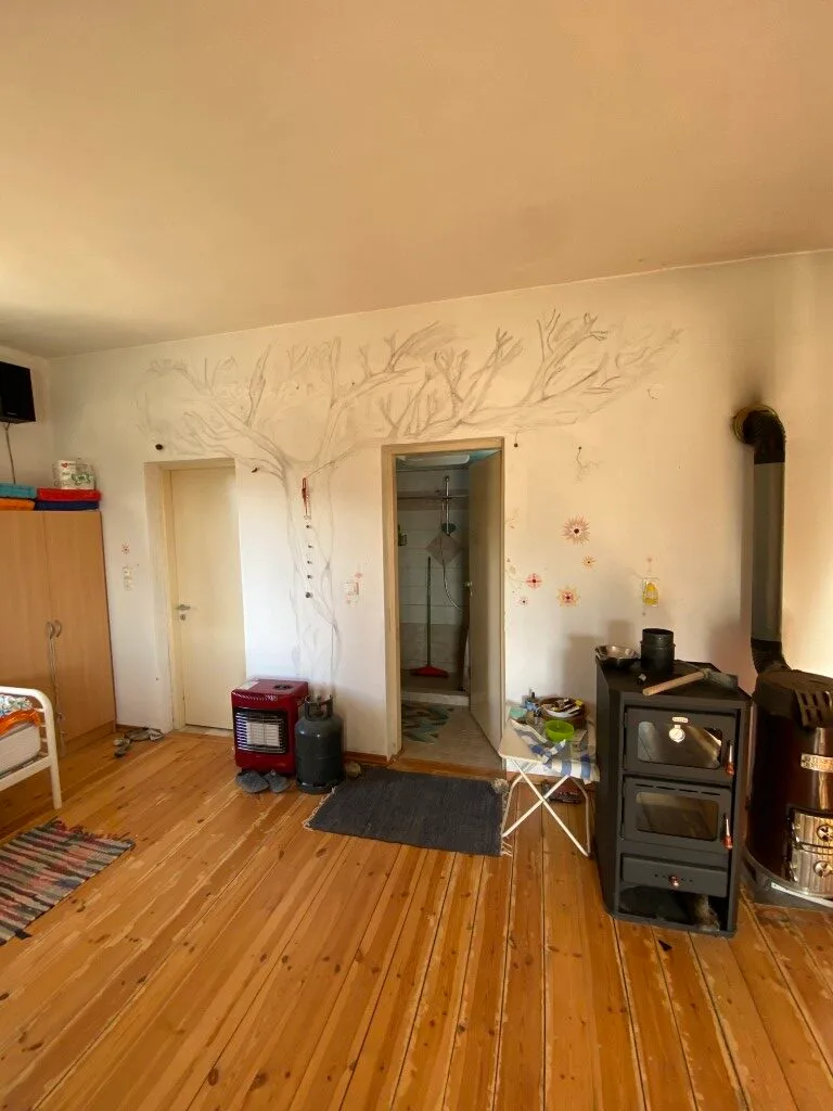 14.173 sqm plot with house for sale.