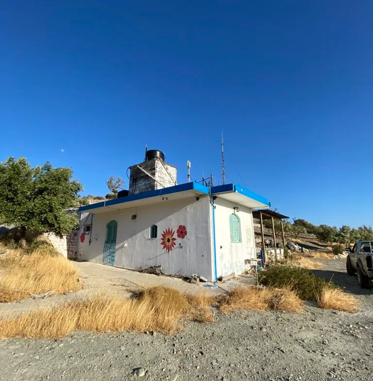 14.173 sqm plot with house for sale.