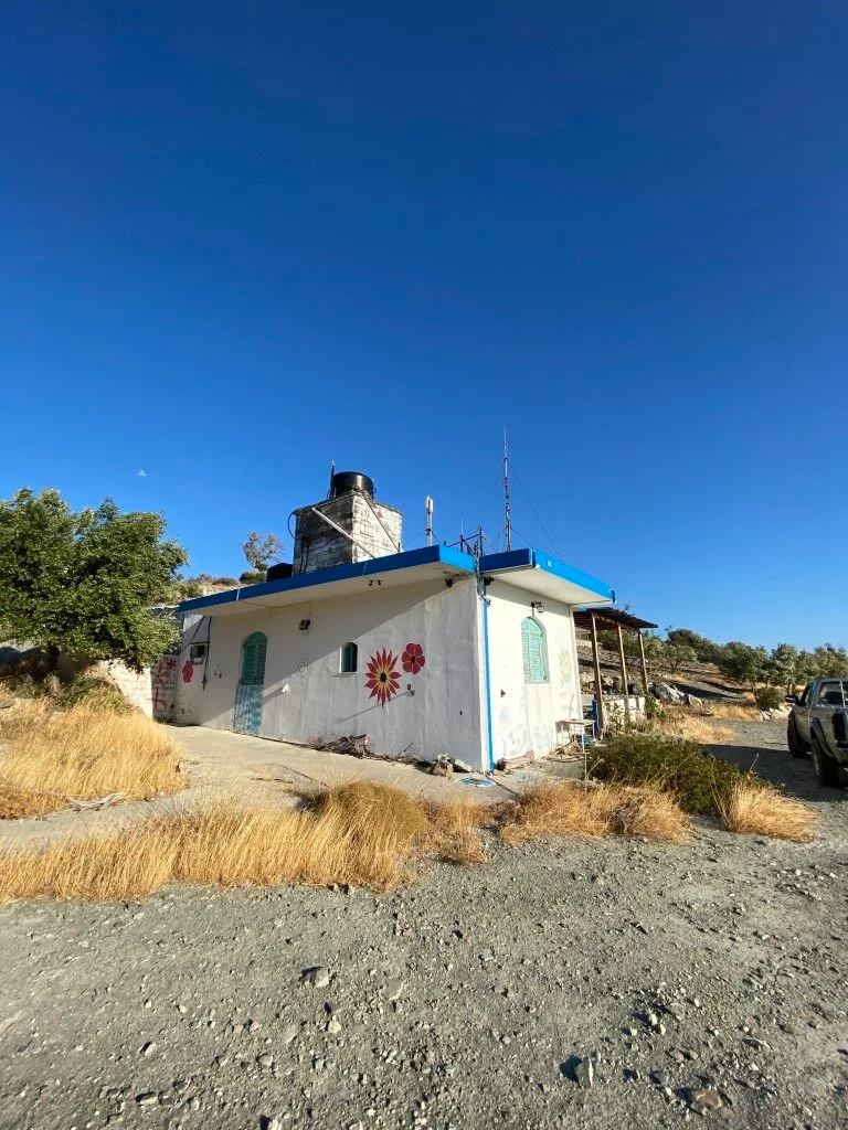 14.173 sqm plot with house for sale.