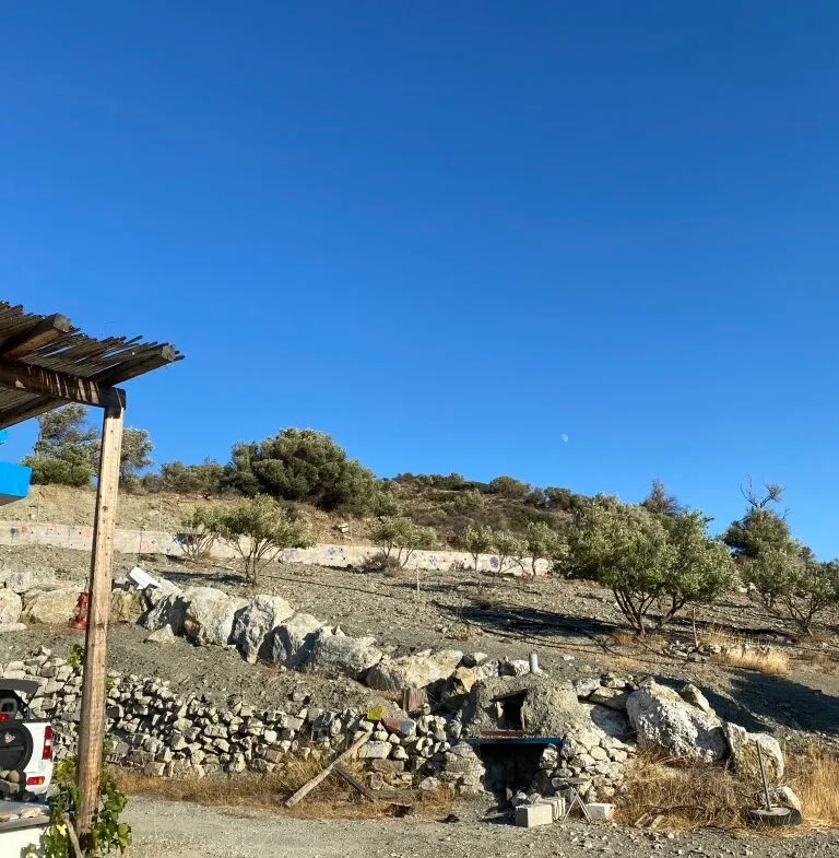 14.173 sqm plot with house for sale.