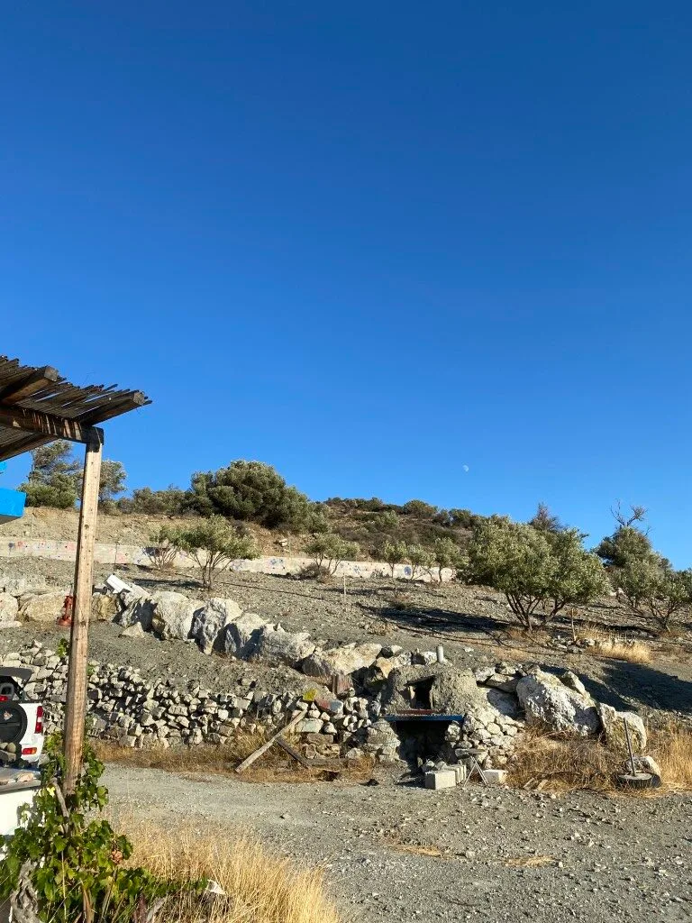 14.173 sqm plot with house for sale.